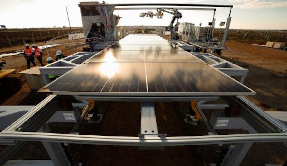 Comau's Hyperflex At EDP Solar Park: A Robotics Case Study